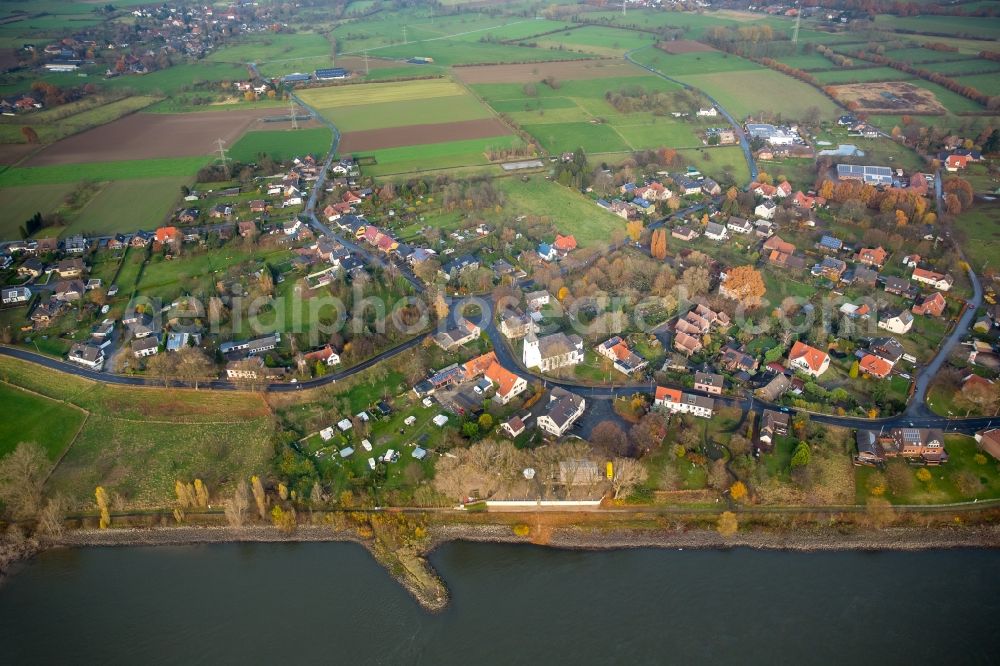 Aerial image Götterswickerhamm - Town on the banks of the river of Rhine in Goetterswickerhamm in the state North Rhine-Westphalia