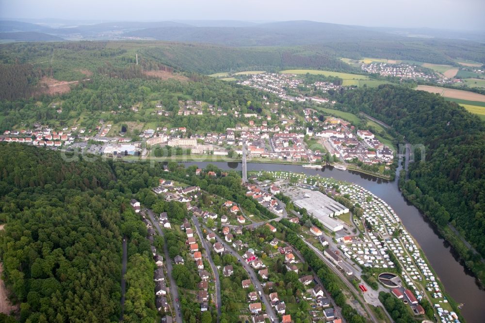 Bad Karlshafen from the bird's eye view: Town on the banks of the river of the Weser river in the district Karlshafen in Bad Karlshafen in the state Hesse