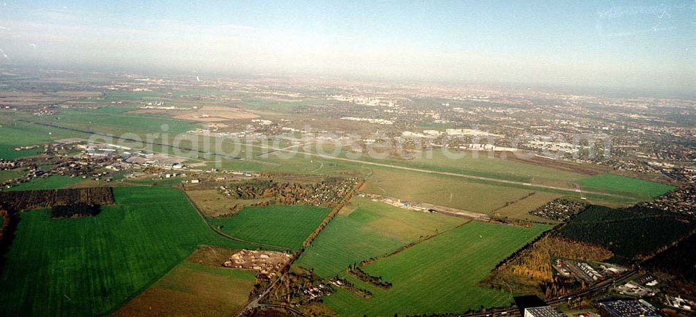 Schönefeld / Brandenburg from the bird's eye view: Ortschaften und Umgebung des künftigen Großflughafens Berlin - Schönefeld.