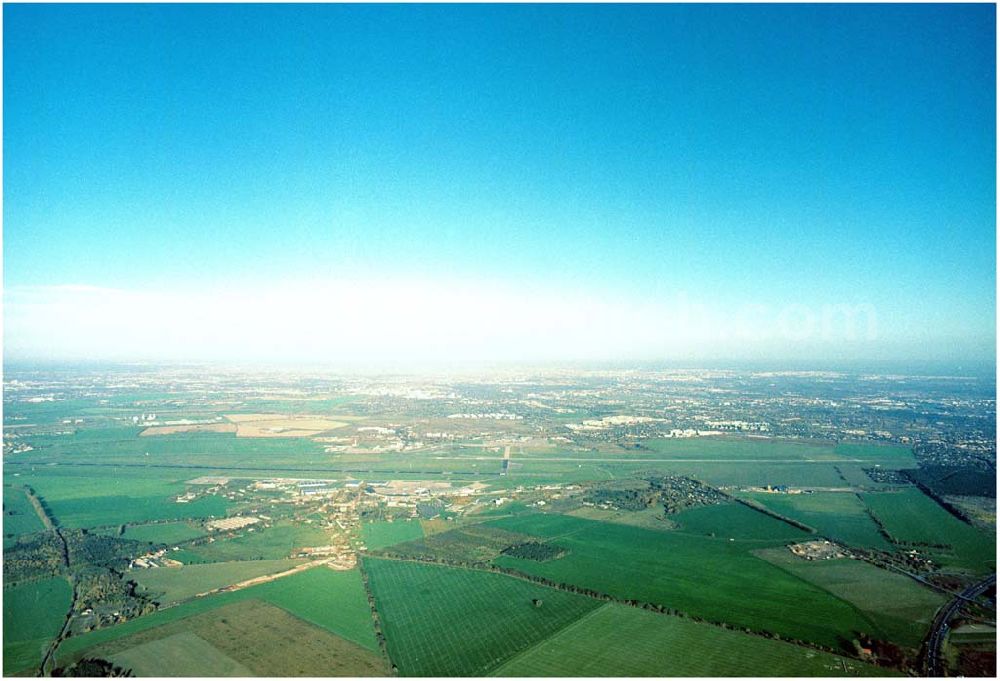 Schönefeld / Brandenburg from the bird's eye view: Ortschaften und Umgebung des künftigen Großflughafens Berlin - Schönefeld.