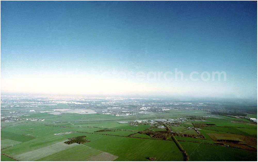 Schönefeld / Brandenburg from the bird's eye view: Ortschaften und Umgebung des künftigen Großflughafens Berlin - Schönefeld.