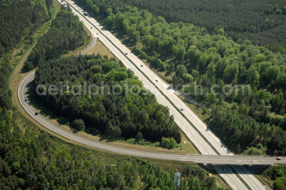 WANDLITZ from the bird's eye view: Blick auf die Autobahnabfahrt Wandlitz mit der Ortsduchfahrung B 273 im südlichen Ortsbereich von Wandlitz. Landesbetrieb Straßenwesen Brandenburg (