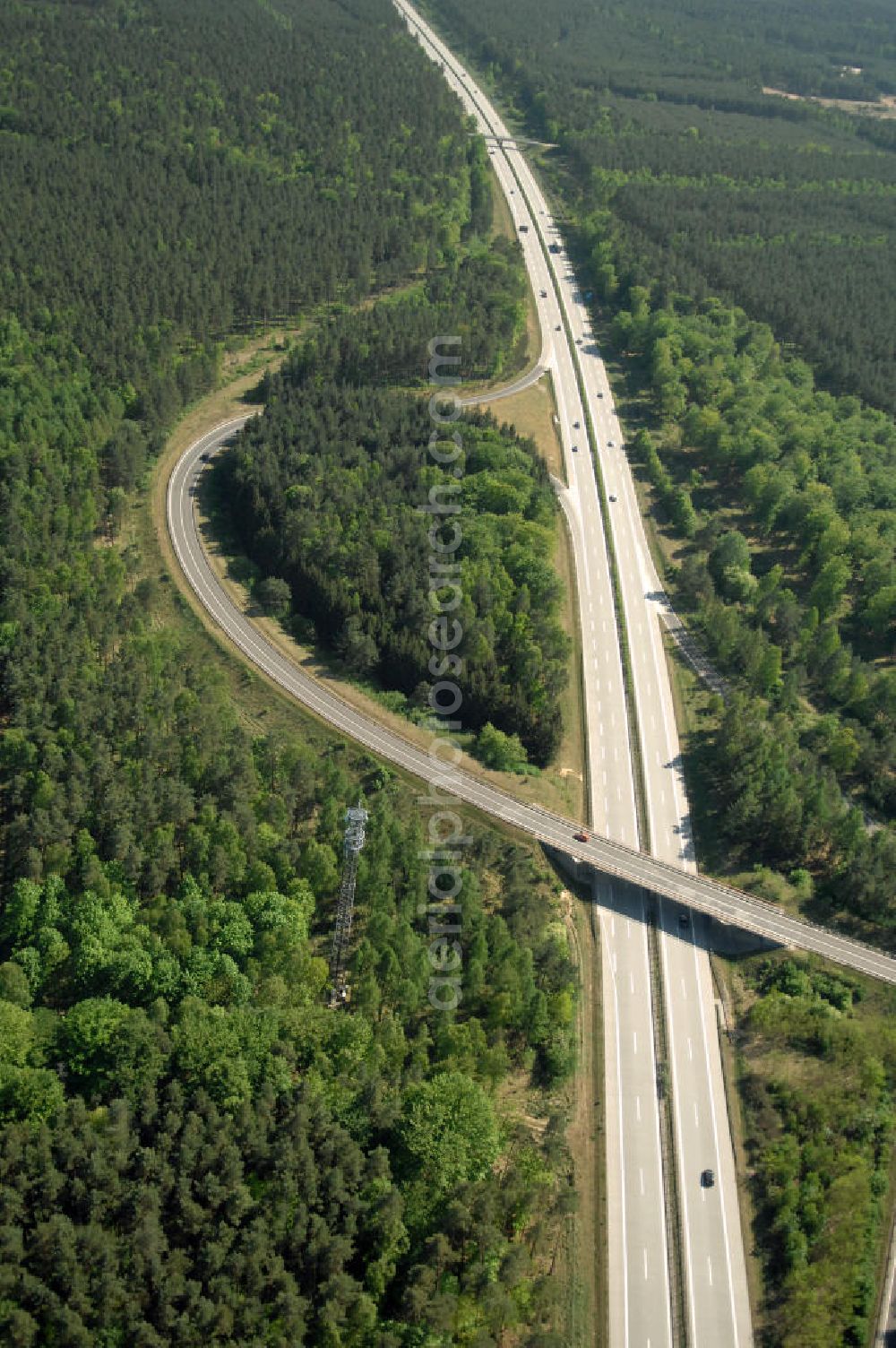 Aerial image WANDLITZ - Blick auf die Autobahnabfahrt Wandlitz mit der Ortsduchfahrung B 273 im südlichen Ortsbereich von Wandlitz. Landesbetrieb Straßenwesen Brandenburg (