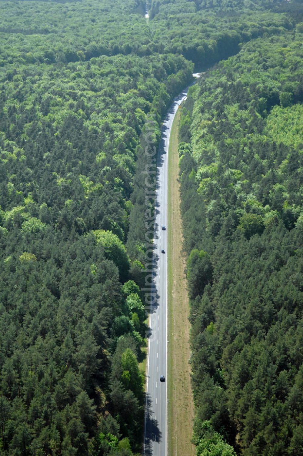 Aerial image WANDLITZ - Blick auf die Ortsduchfahrung B 273 im südlichen Ortsbereich von Wandlitz. Landesbetrieb Straßenwesen Brandenburg (