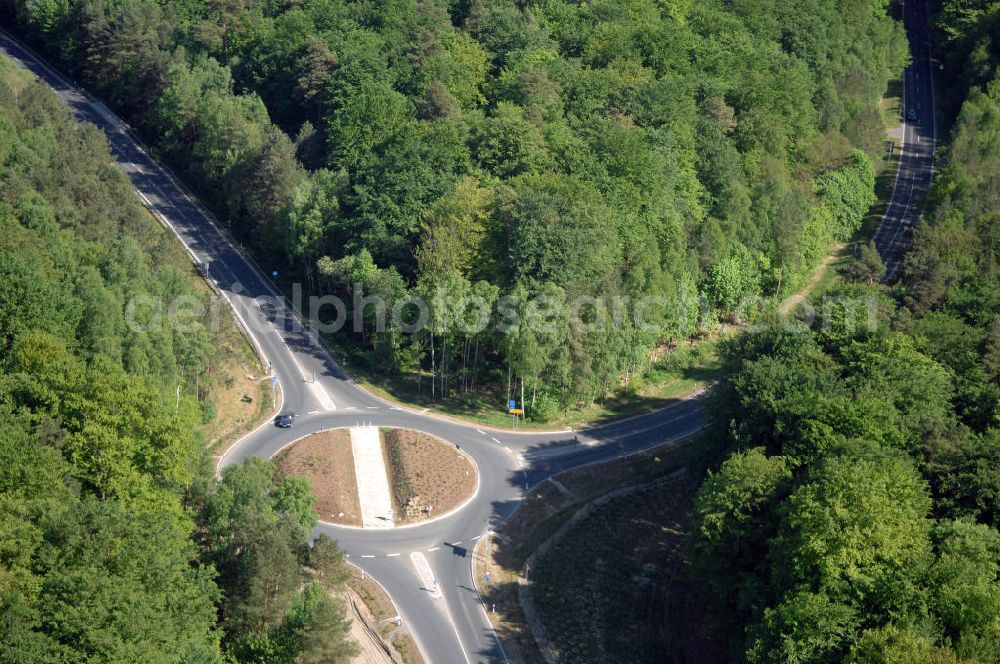 WANDLITZ from above - Blick auf die Ortsduchfahrung B 273 im südlichen Ortsbereich von Wandlitz. Landesbetrieb Straßenwesen Brandenburg (