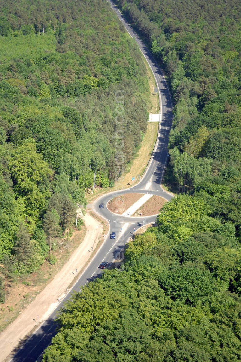 Aerial image WANDLITZ - Blick auf die Ortsduchfahrung B 273 im südlichen Ortsbereich von Wandlitz. Landesbetrieb Straßenwesen Brandenburg (