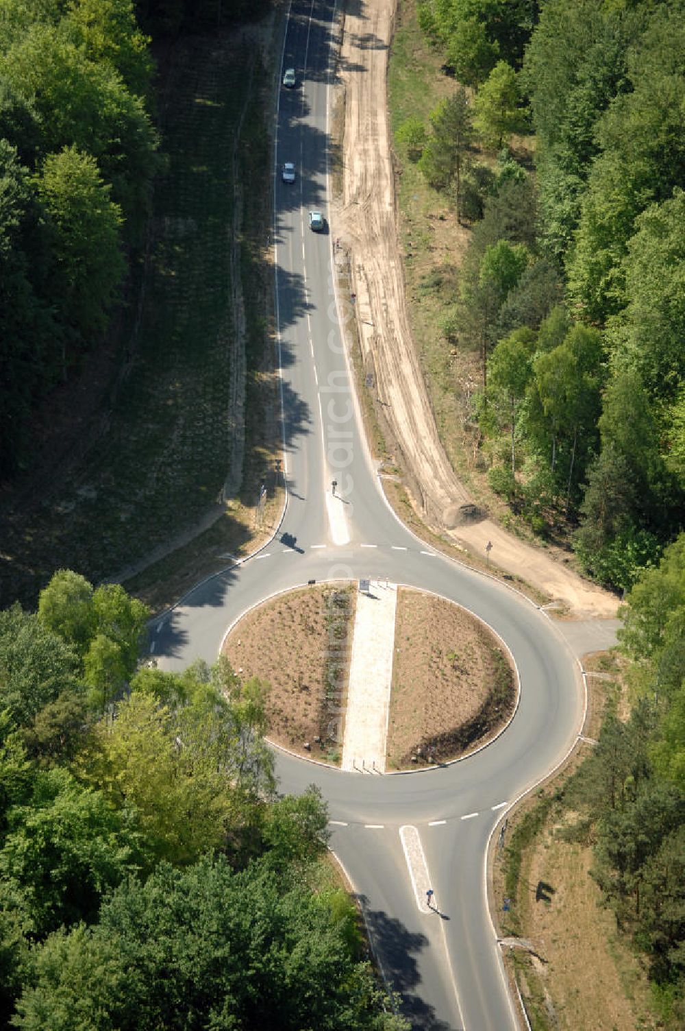 Aerial photograph WANDLITZ - Blick auf die Ortsduchfahrung B 273 im südlichen Ortsbereich von Wandlitz. Landesbetrieb Straßenwesen Brandenburg (