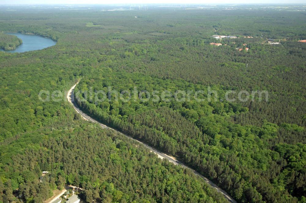 Aerial photograph WANDLITZ - Blick auf die Ortsduchfahrung B 273 im südlichen Ortsbereich von Wandlitz. Landesbetrieb Straßenwesen Brandenburg (