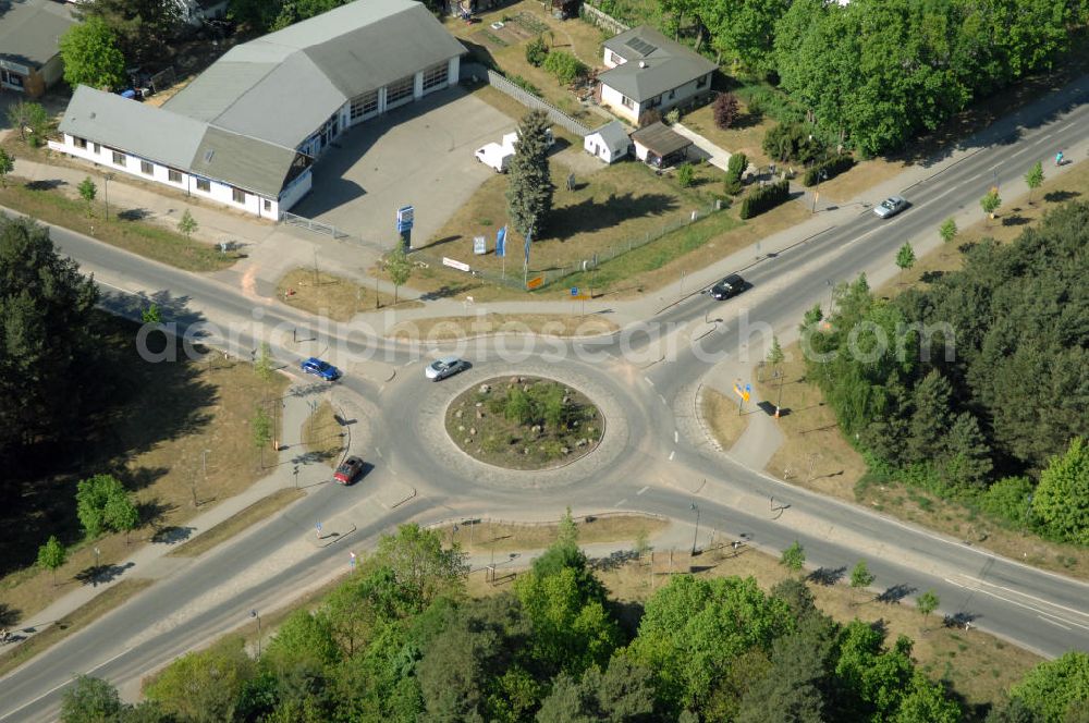 Aerial photograph WANDLITZ - Blick auf die Ortsduchfahrung B 273 im südlichen Ortsbereich von Wandlitz. Landesbetrieb Straßenwesen Brandenburg (