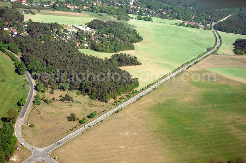 Aerial photograph WANDLITZ - Blick auf die Ortsduchfahrung B 273 im südlichen Ortsbereich von Wandlitz. Landesbetrieb Straßenwesen Brandenburg (