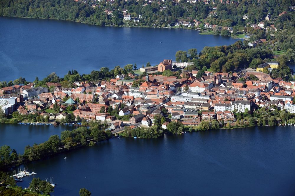 Ratzeburg from above - Guided tour of the federal highway B 208 on the banks of the Domsee in Ratzeburg in Schleswig-Holstein