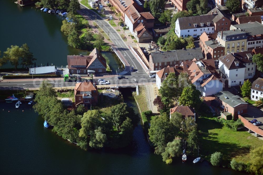 Aerial photograph Ratzeburg - Guided tour of the federal highway B 208 on the banks of the Domsee in Ratzeburg in Schleswig-Holstein