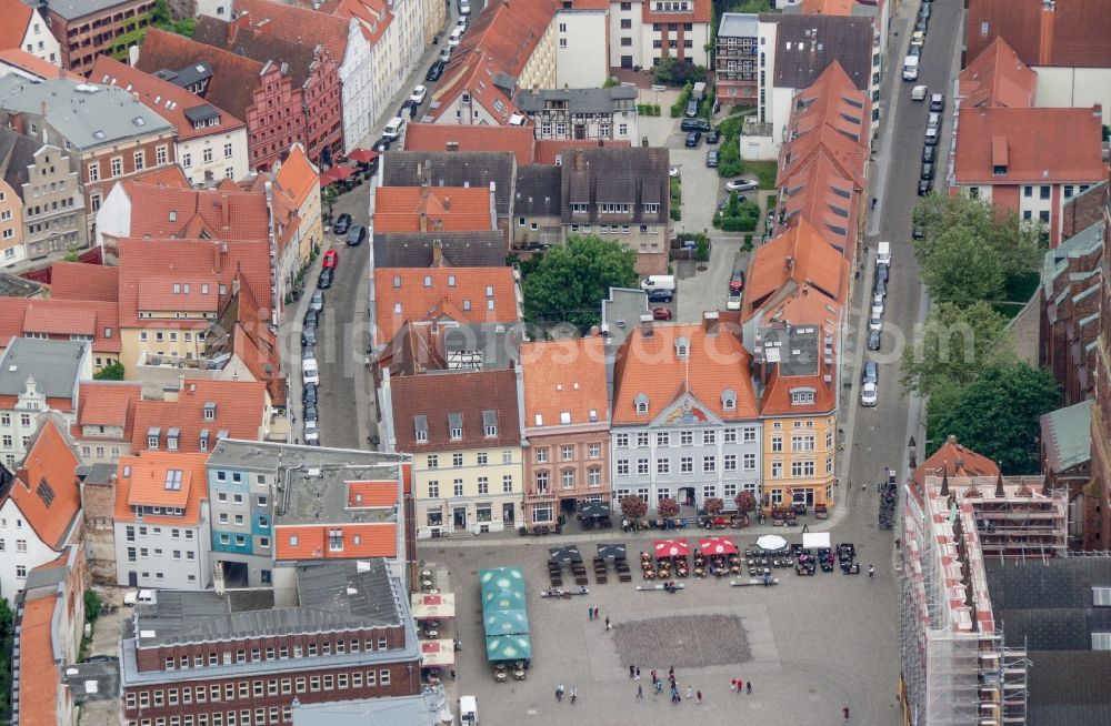 Aerial photograph Stralsund - Center market in Stralsund in the state Mecklenburg - Western Pomerania, Germany