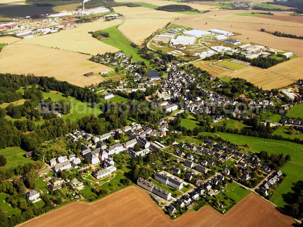 Ebersdorf from the bird's eye view: 27.08.2005 Ebersdorf; Ortskern von Ebersdorf in Thüringen