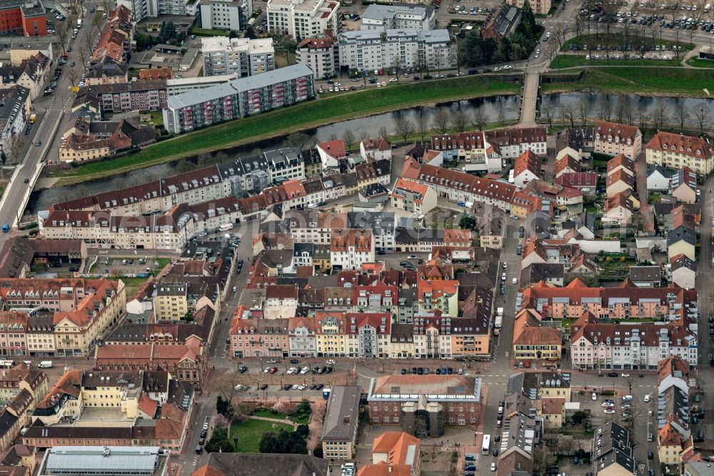 Rastatt from the bird's eye view: Center market in Rastatt in the state Baden-Wuerttemberg, Germany