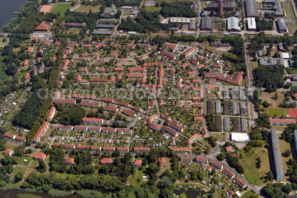 Brandenburg an der Havel from the bird's eye view: Village on the banks of the area Kirchmoeser in Brandenburg an der Havel in the state Brandenburg