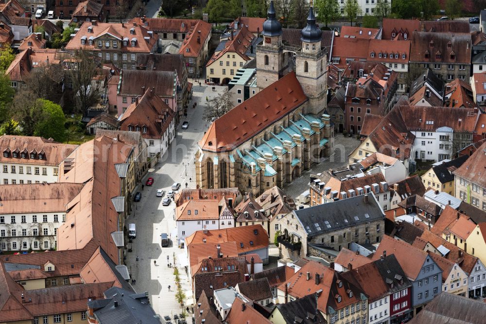 Bayreuth from the bird's eye view: Center market on street Maximilianstrasse on street Maximilianstrasse in Bayreuth in the state Bavaria, Germany
