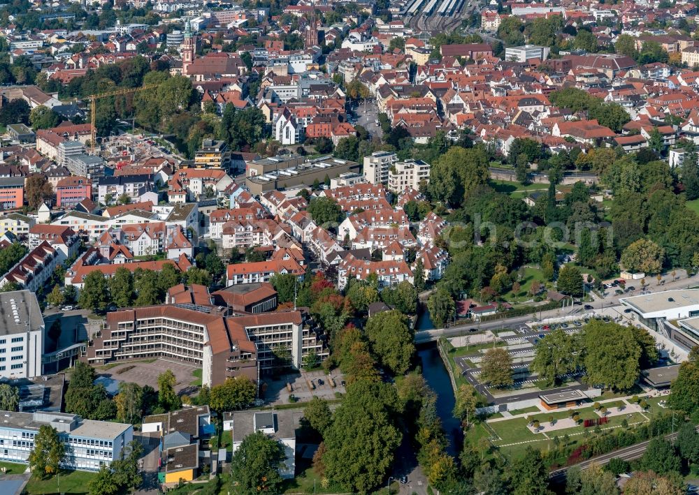 Offenburg from the bird's eye view: Center market in Offenburg in the state Baden-Wuerttemberg, Germany