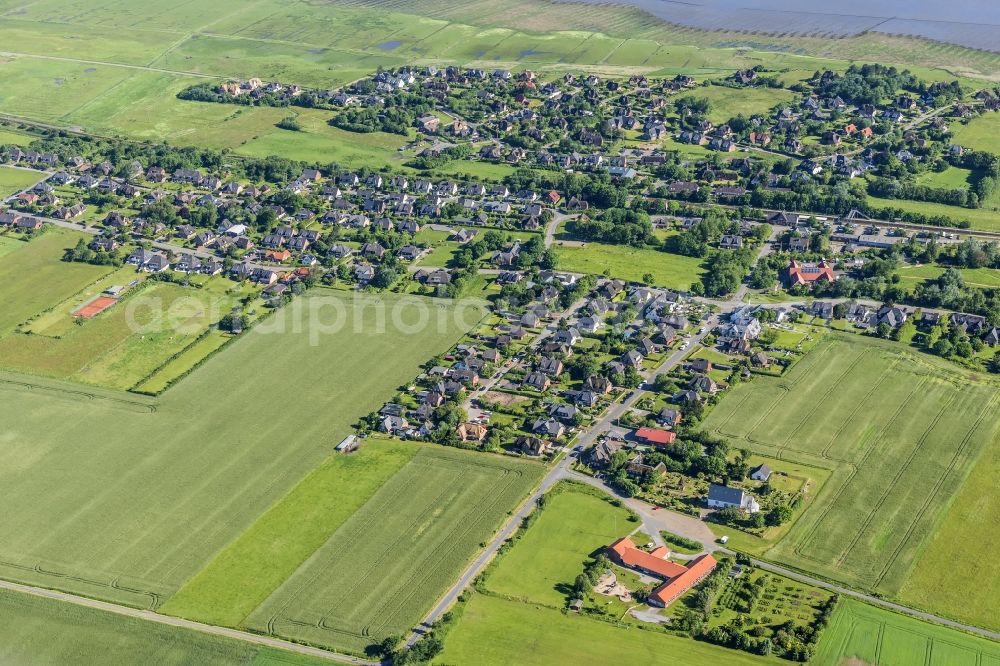 Sylt-Ost from the bird's eye view: Center on the seacoast of North Sea on Sylt Island in Morsum-Osterende in the state Schleswig-Holstein