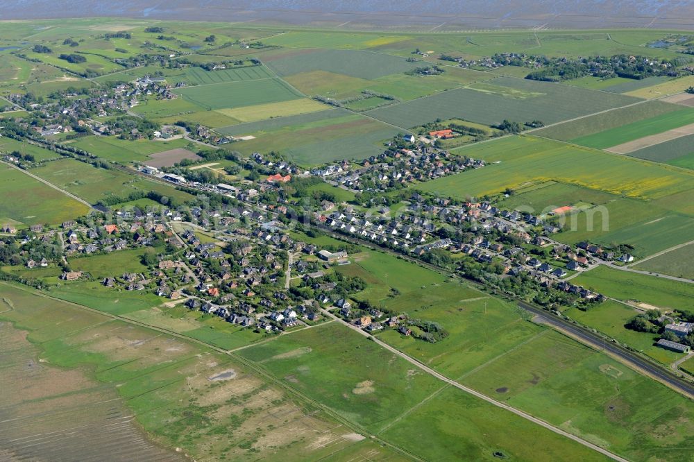 Morsum from the bird's eye view: Center on the seacoast of North Sea on Sylt Island in Morsum in the state Schleswig-Holstein