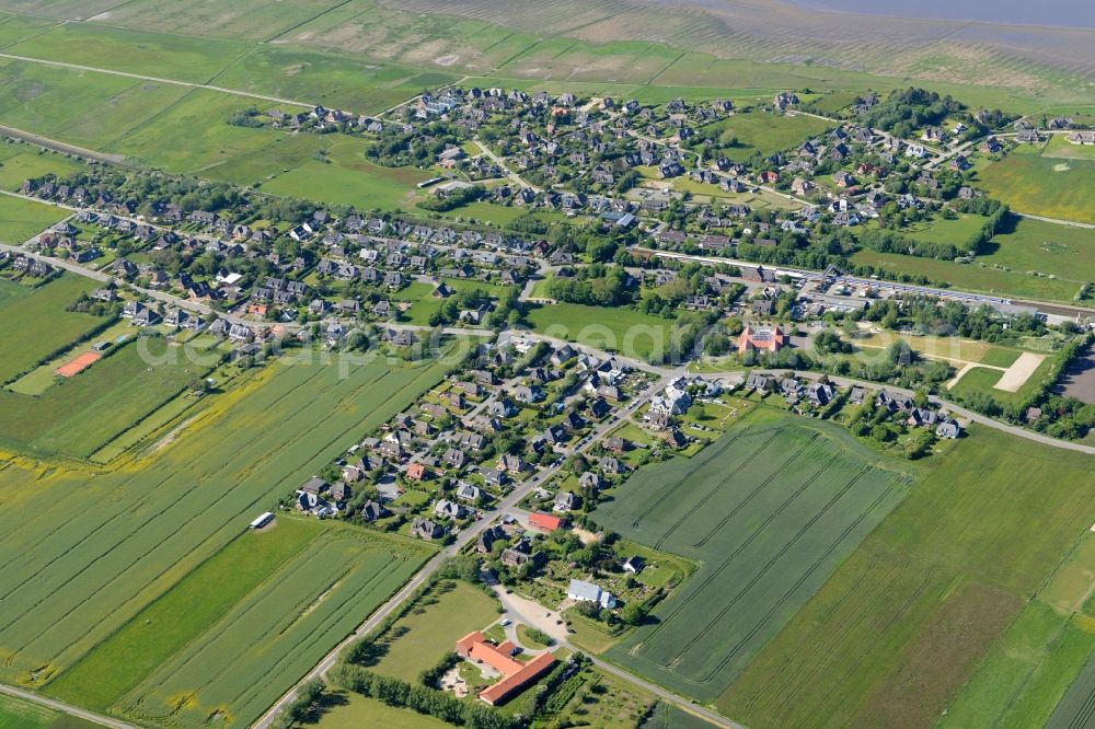 Morsum from above - Center on the seacoast of North Sea on Sylt Island in Morsum in the state Schleswig-Holstein