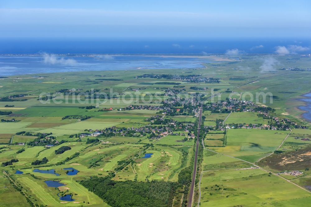 Sylt-Ost from above - Center on the seacoast of North Sea on Sylt Island in Morsum in the state Schleswig-Holstein