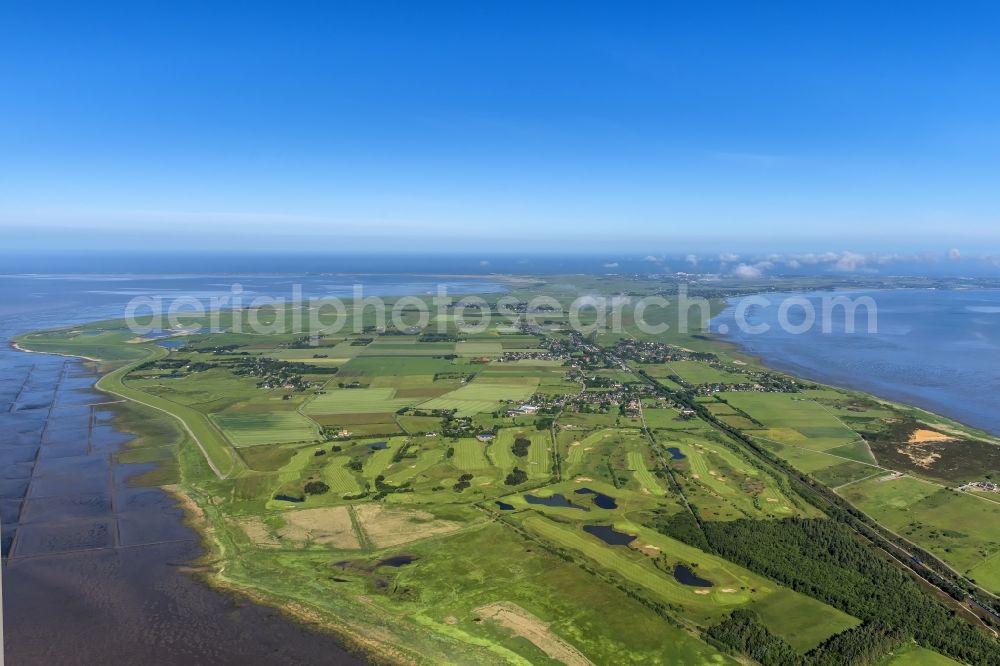 Sylt-Ost from the bird's eye view: Center on the seacoast of North Sea on Sylt Island in Morsum in the state Schleswig-Holstein