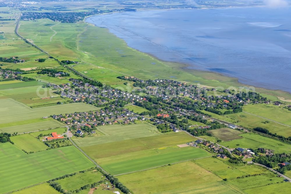 Sylt-Ost from the bird's eye view: Center on the seacoast of North Sea on Sylt Island in Morsum in the state Schleswig-Holstein