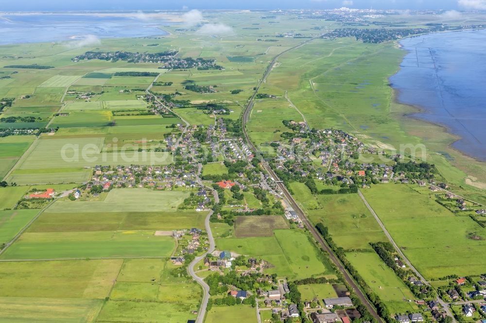 Aerial photograph Sylt-Ost - Center on the seacoast of North Sea on Sylt Island in Morsum in the state Schleswig-Holstein