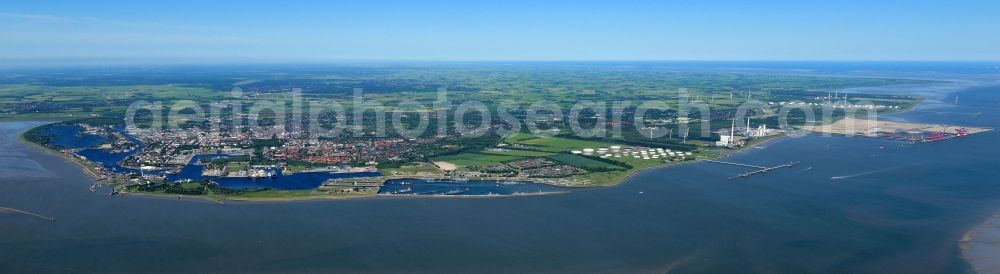 Wilhelmshaven from above - Center on the seacoast of North Sea in Wilhelmshaven in the state Lower Saxony