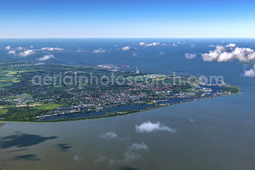 Wilhelmshaven from above - Center on the seacoast of North Sea in Wilhelmshaven in the state Lower Saxony