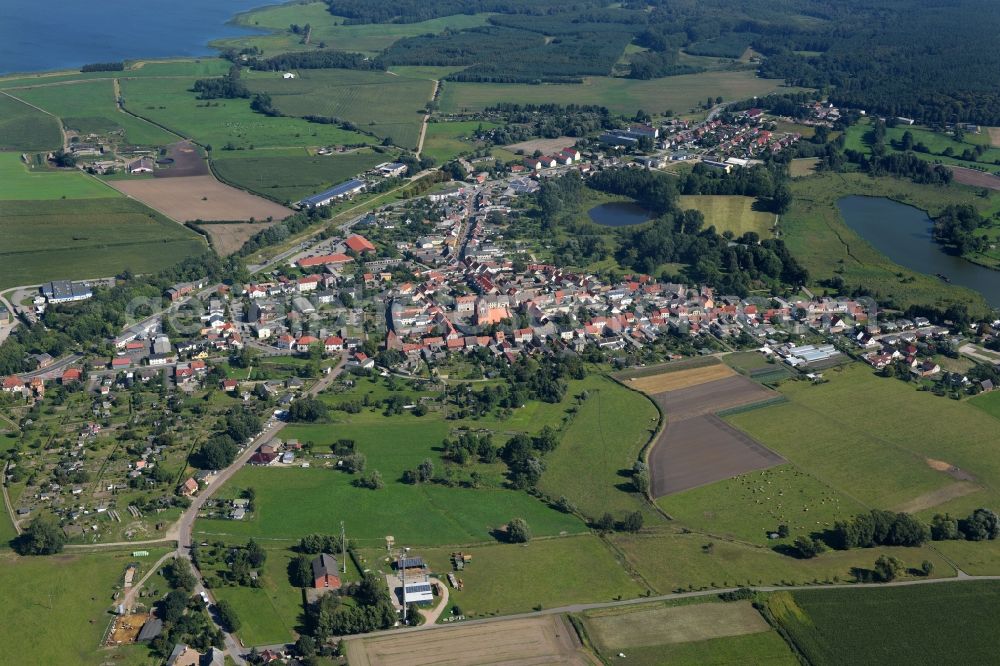 Aerial photograph Usedom - Village on the banks of the area Achterwassers in the district Stolpe in Usedom in the state Mecklenburg - Western Pomerania