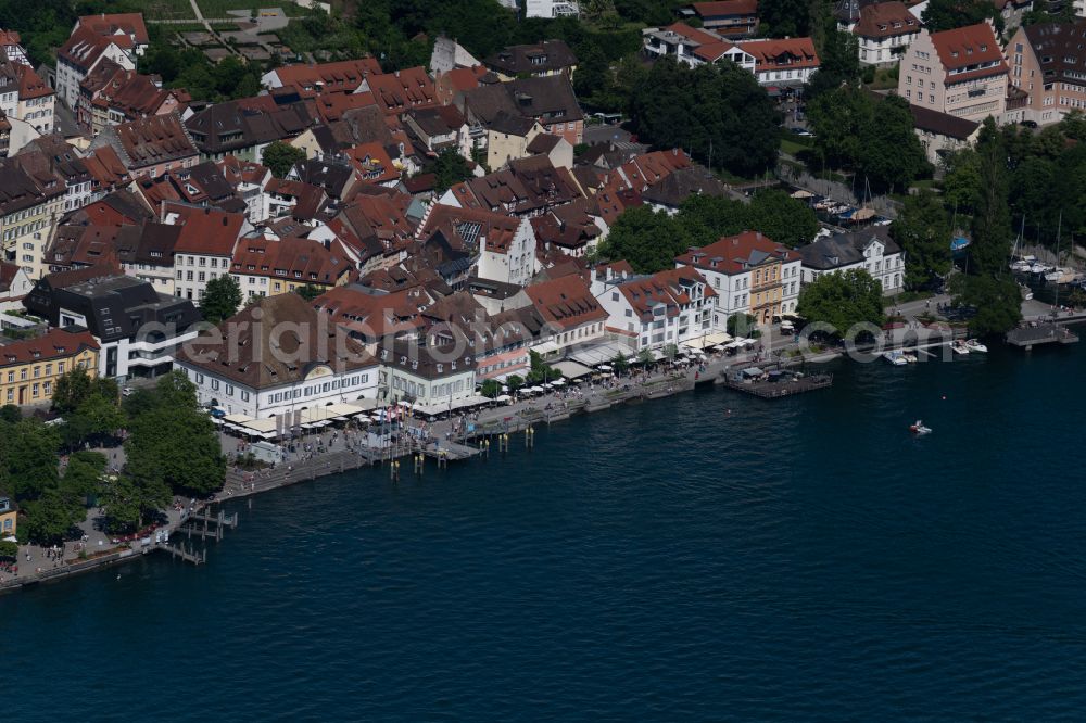 Überlingen from the bird's eye view: Village on the banks of the area Ueberlingen Bodensee in Ueberlingen in the state Baden-Wuerttemberg, Germany