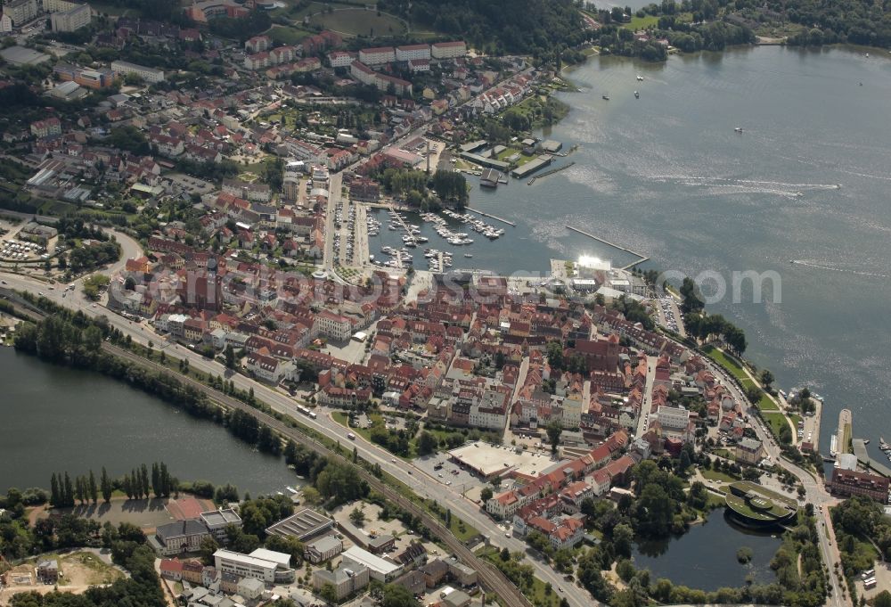 Waren (Müritz) from the bird's eye view: Village on the banks of the area Binnenmueritz in Waren ( Mueritz ) in the state Mecklenburg - Western Pomerania