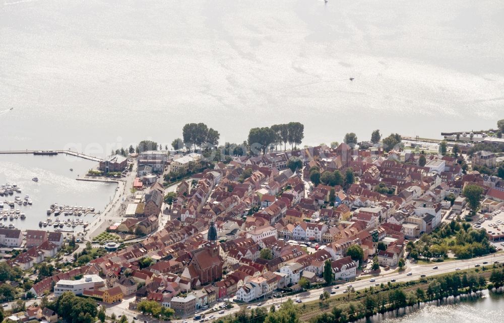 Waren (Müritz) from the bird's eye view: Village on the banks of the area Binnenmueritz in Waren ( Mueritz ) in the state Mecklenburg - Western Pomerania