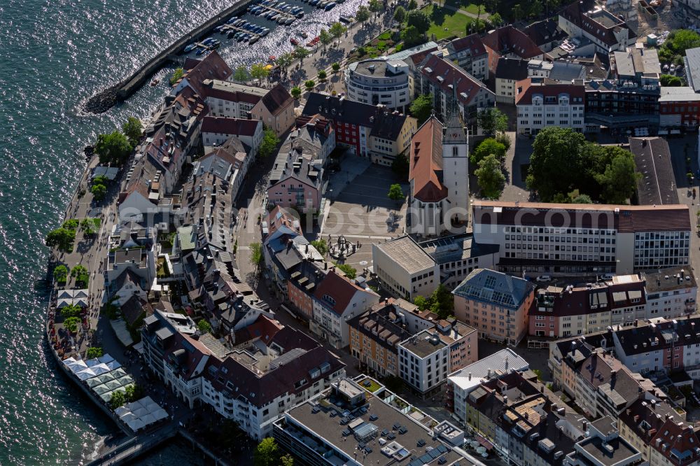 Friedrichshafen from the bird's eye view: Village on the banks of the area Lake Constance in Friedrichshafen in the state Baden-Wurttemberg, Germany