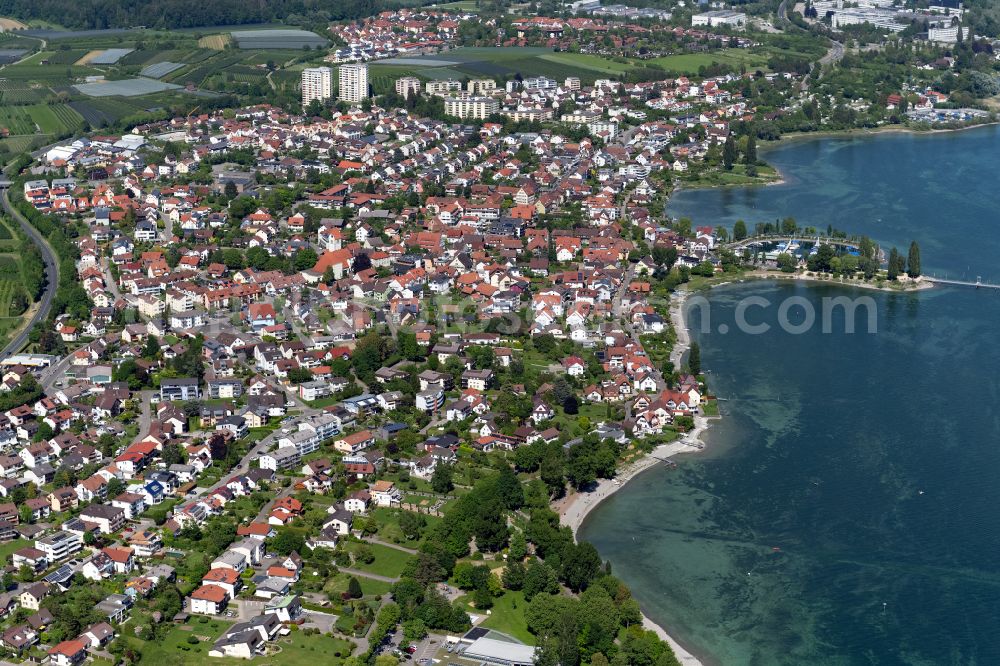 Immenstaad am Bodensee from above - Village on the banks of the area Lake Constance in Immenstaad am Bodensee at Bodensee in the state Baden-Wuerttemberg, Germany