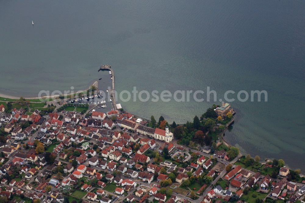 Aerial photograph Langenargen - Village on the banks of the area Lake Constance in Langenargen in the state Baden-Wuerttemberg, Germany