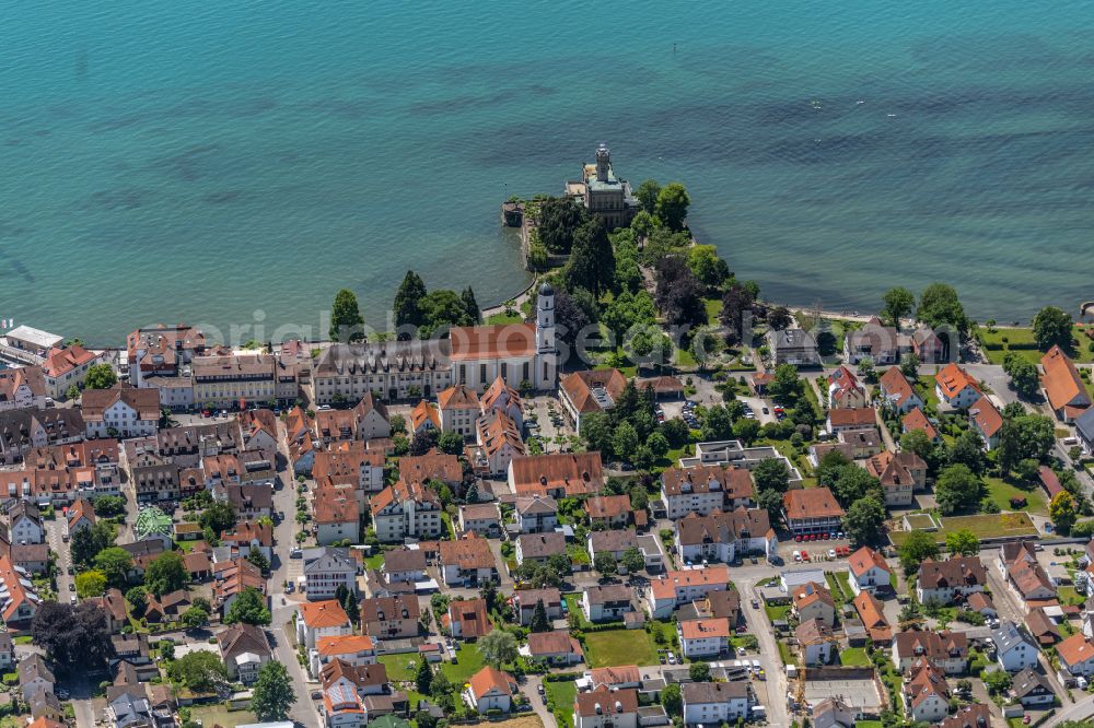 Aerial photograph Langenargen - Village on the banks of the area Lake Constance in Langenargen at Bodensee in the state Baden-Wuerttemberg, Germany