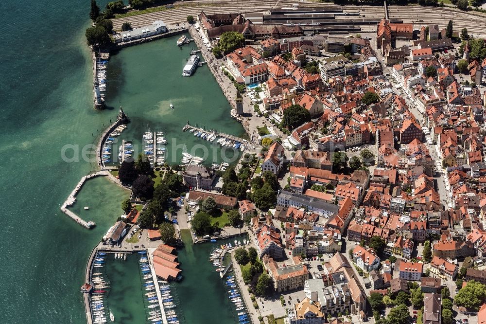 Lindau (Bodensee) from the bird's eye view: Village on the banks of the area Lake Constance in Lindau (Bodensee) in the state Bavaria, Germany