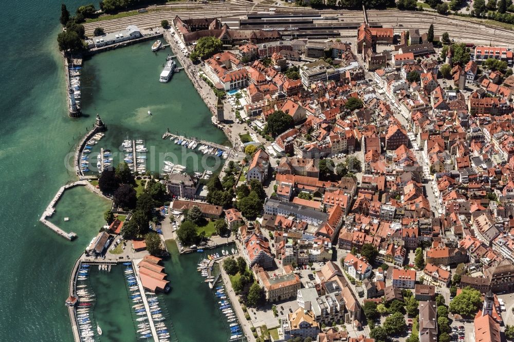 Aerial image Lindau (Bodensee) - Village on the banks of the area Lake Constance in Lindau (Bodensee) in the state Bavaria, Germany