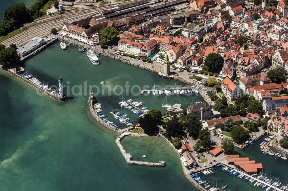 Lindau (Bodensee) from the bird's eye view: Village on the banks of the area Lake Constance in Lindau (Bodensee) in the state Bavaria, Germany