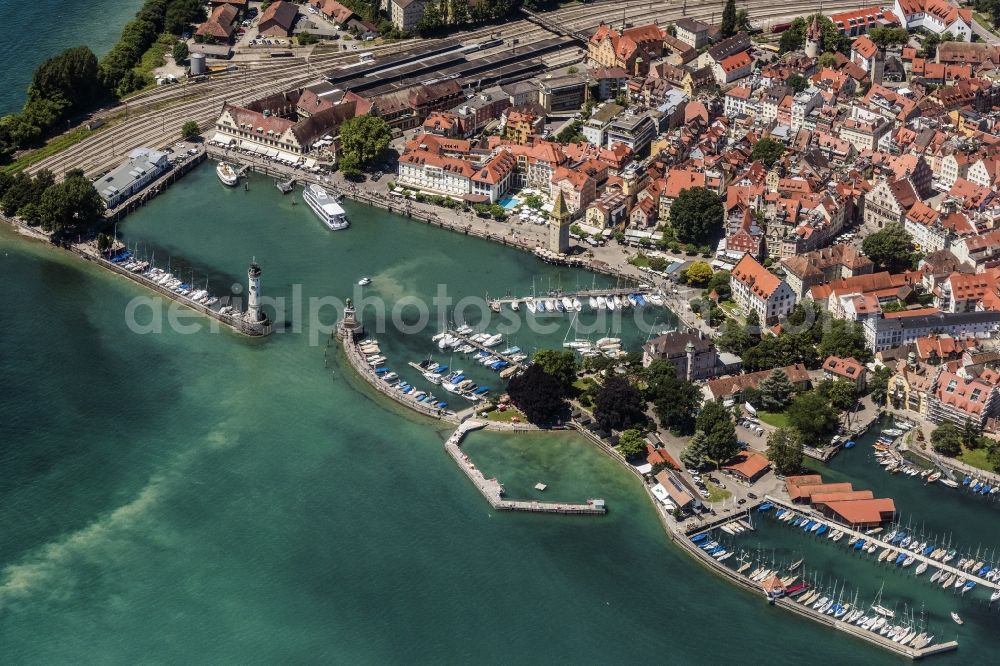 Aerial photograph Lindau (Bodensee) - Village on the banks of the area Lake Constance in Lindau (Bodensee) in the state Bavaria, Germany