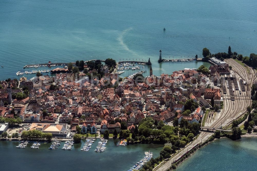 Aerial photograph Lindau (Bodensee) - Village on the banks of the area Lake Constance in Lindau (Bodensee) in the state Bavaria, Germany