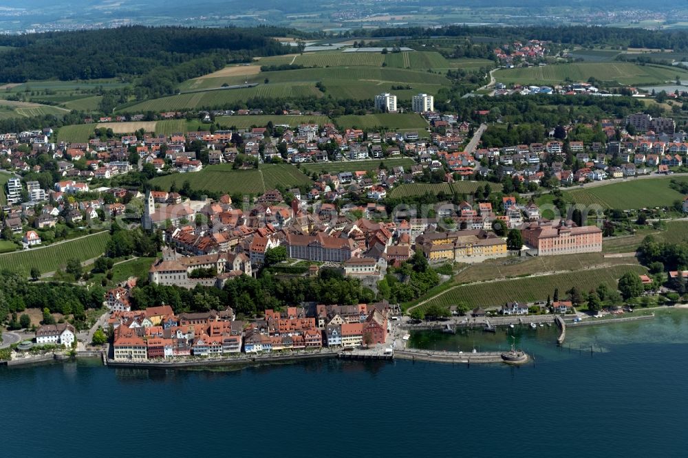 Meersburg from the bird's eye view: Village on the banks of the area Lake Constance in Meersburg in the state Baden-Wuerttemberg