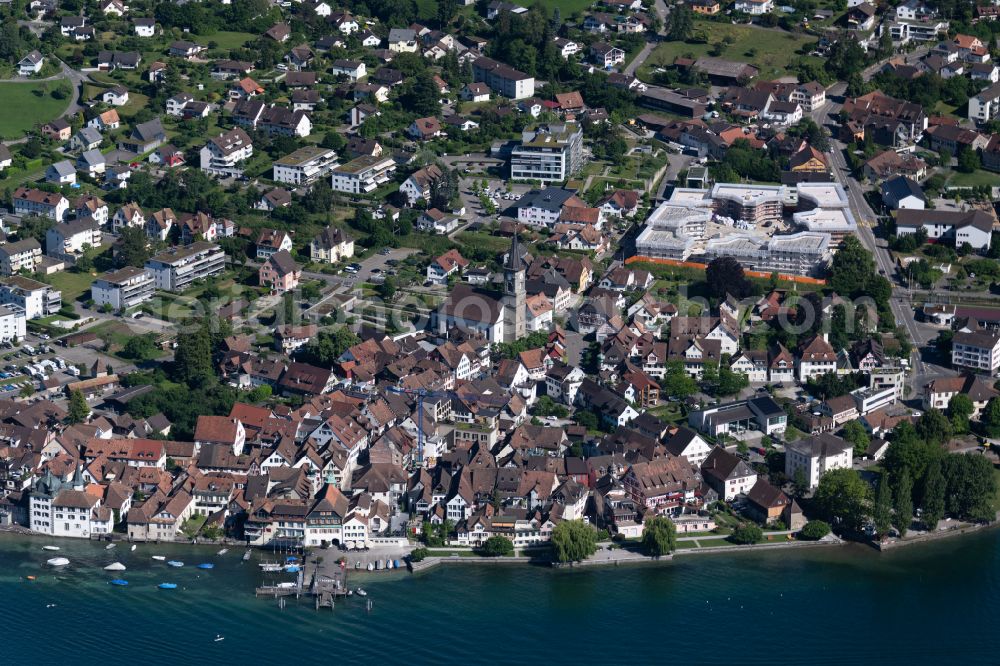 Steckborn from the bird's eye view: Village on the banks of the area lake of Bodensee with Schiffsanlegestelle in Steckborn at Bodensee in the canton Thurgau, Switzerland