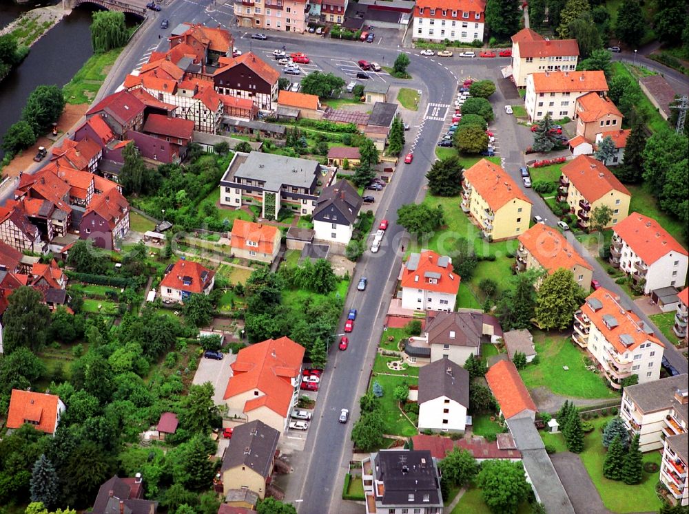 Aerial photograph Hann. Münden - Village on the banks of the area des Werra - Nebenarm am Uferbereich der Steinstrasse - river course in Hann. Muenden in the state Lower Saxony