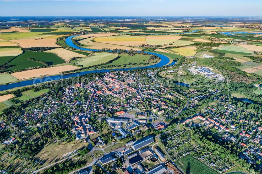 Belgern-Schildau from the bird's eye view: Village on the banks of the area Elbe - river course in Belgern-Schildau in the state Saxony, Germany