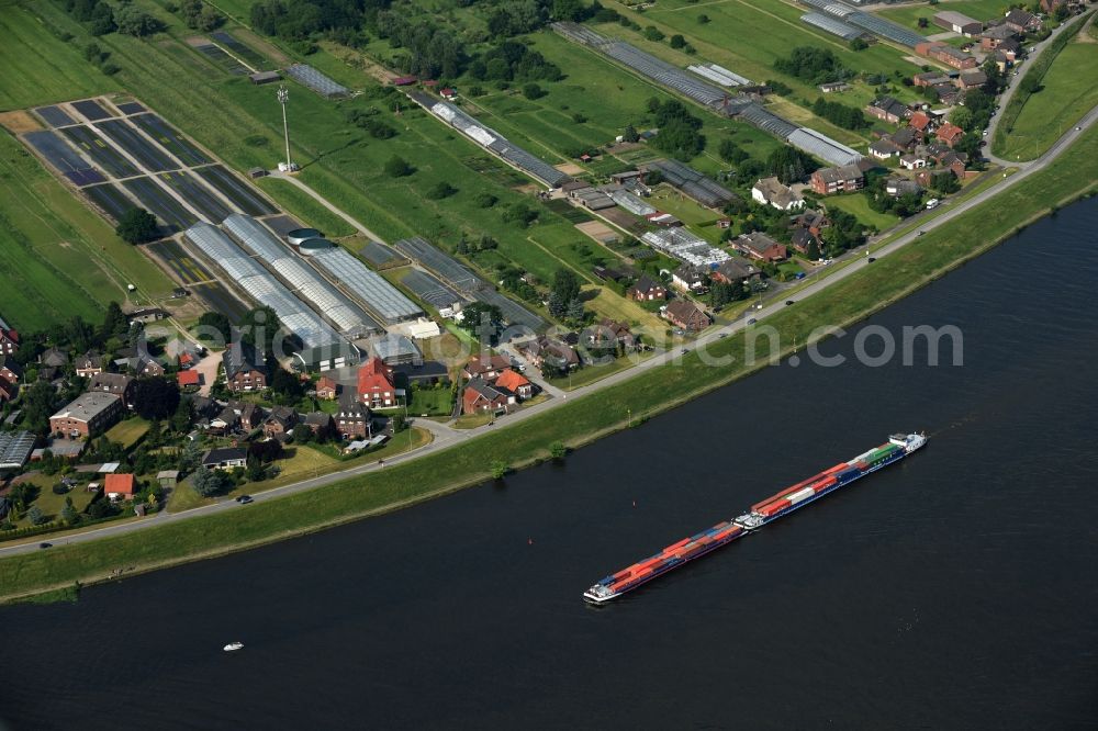 Aerial image Hamburg Warwisch - Village on the banks of the area Elbe - river course in Hamburg Warwisch