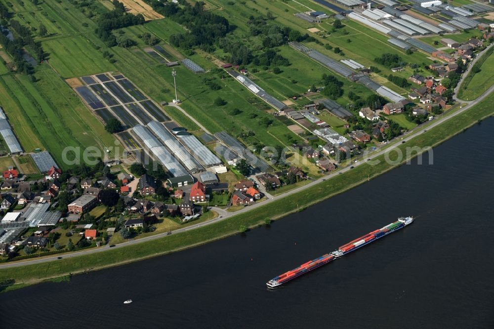 Aerial photograph Hamburg Warwisch - Village on the banks of the area Elbe - river course in Hamburg Warwisch